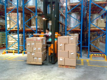 Logistic Cental Very Narrow Aisle Racking With Mast / Fork Head Rotation