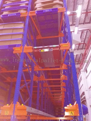Buy Heavy Duty Pallet Storage Radio Shuttle Racking System Operated by Forklift / Shuttle Motor online manufacture
