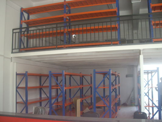 Buy 500kg manual operation longspan medium duty shelving with wood shelves online manufacture
