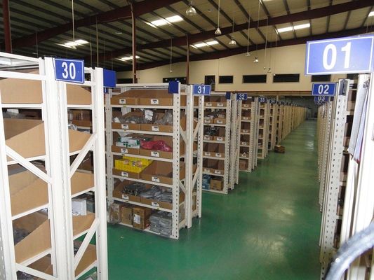 Buy Anti - rust galvanized storage racking system for Logistic central , Blue / grey online manufacture