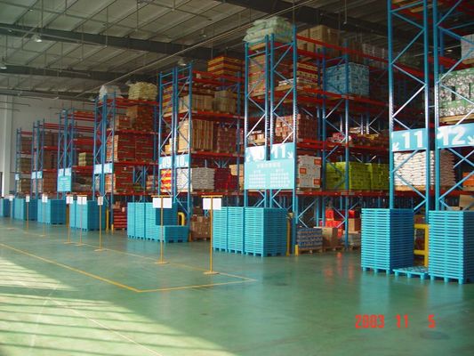 Buy Flexible Double Deep Pallet Rack With Sliding Forklift Machines , Custom Height online manufacture