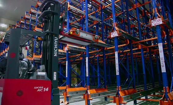 Buy Adjustable Dairy industrial Radio Shuttle Racking with forklift truck , 1500KG online manufacture